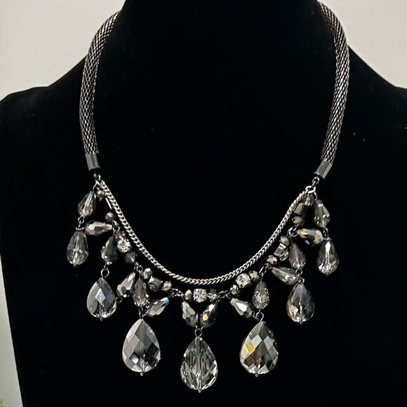 Vera Wang Costume Necklace 15" Gun Metal Finish Drop AB Crystal Mesh Chain - Picture 4 of 7